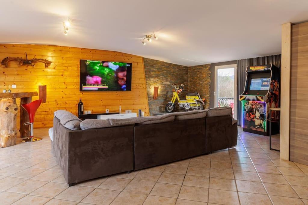 Vila Le Garage Lorp-Sentaraille Exteriér fotografie